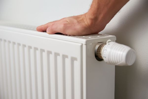 Fontanero Pamplona - Radiadores, calderas y calefacción · Servicio de fontanería en Pamplona, Iruña