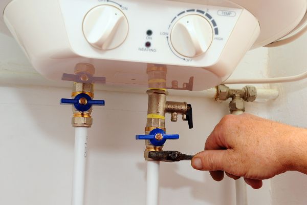 Fontaneros Pamplona - Termos y calentadores de agua · Servicio de fontanería en Pamplona, Iruña